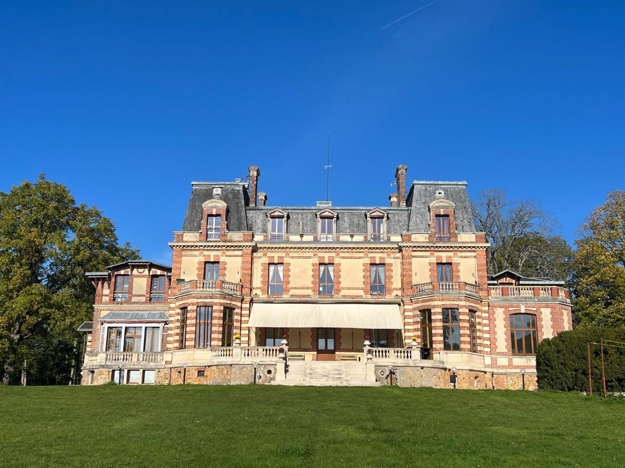 Appartements Duplex Au Chateau Chaumes-en-Brie Exterior foto